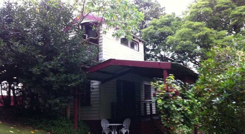 Stone's Throw 4* Belgrave