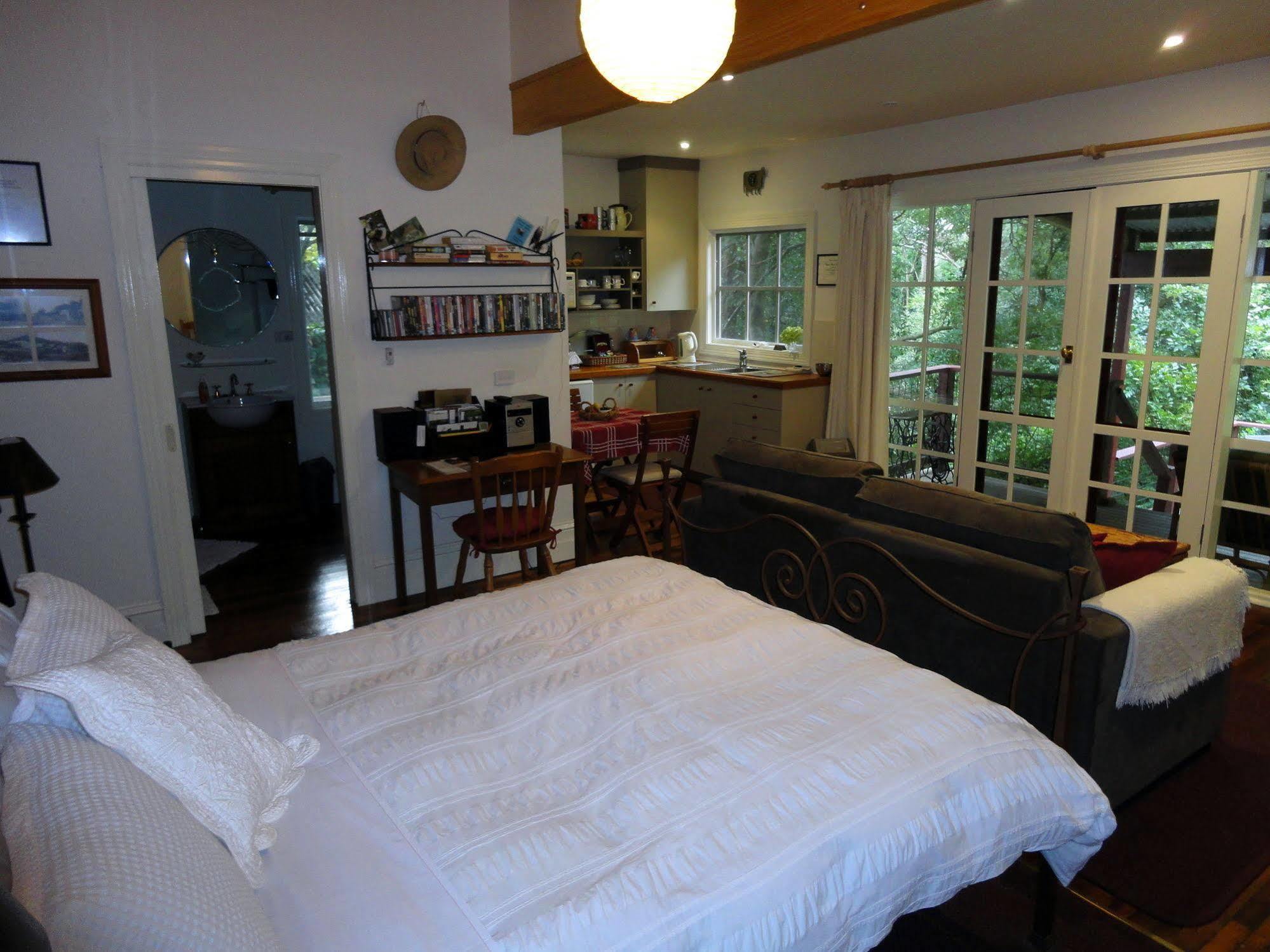 Stone's Throw 4*