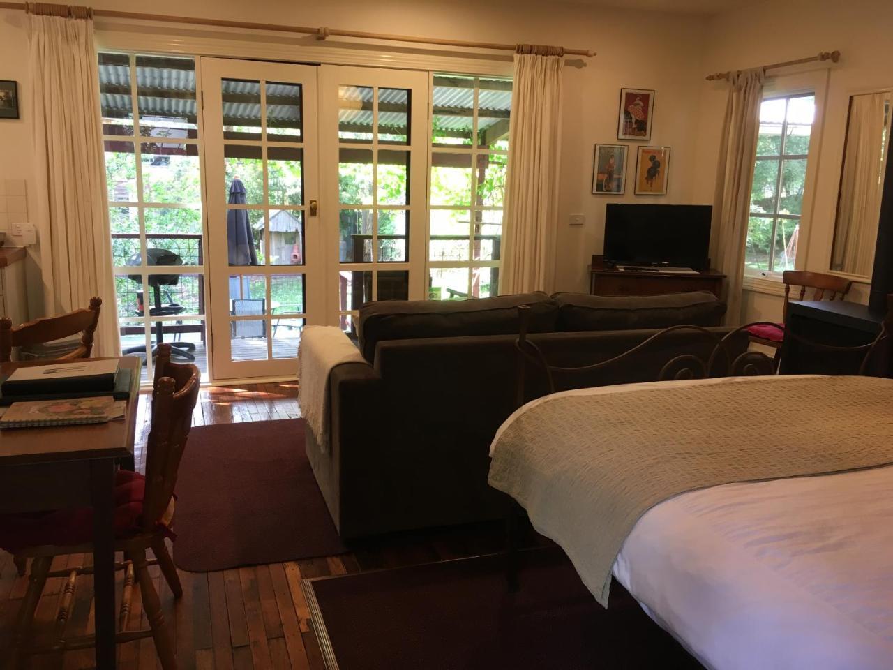 Stone's Throw Bed & Breakfast