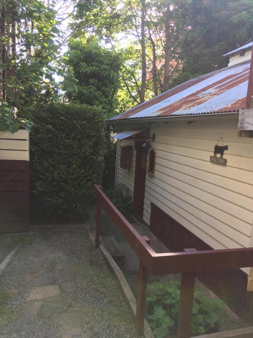 Bed & Breakfast Stone's Throw 4*